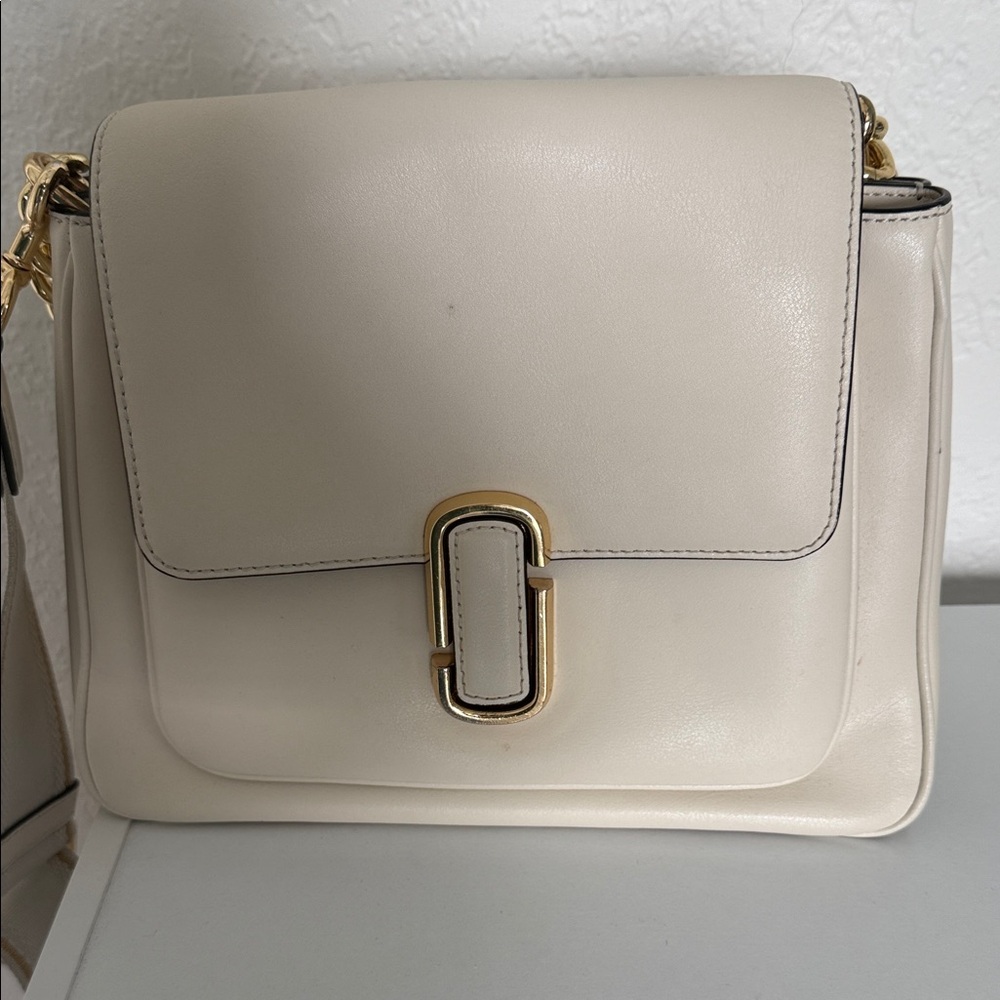 Marc Jacobs Beige Crossbody Bag with Gold Accents - Picture 3 of 4